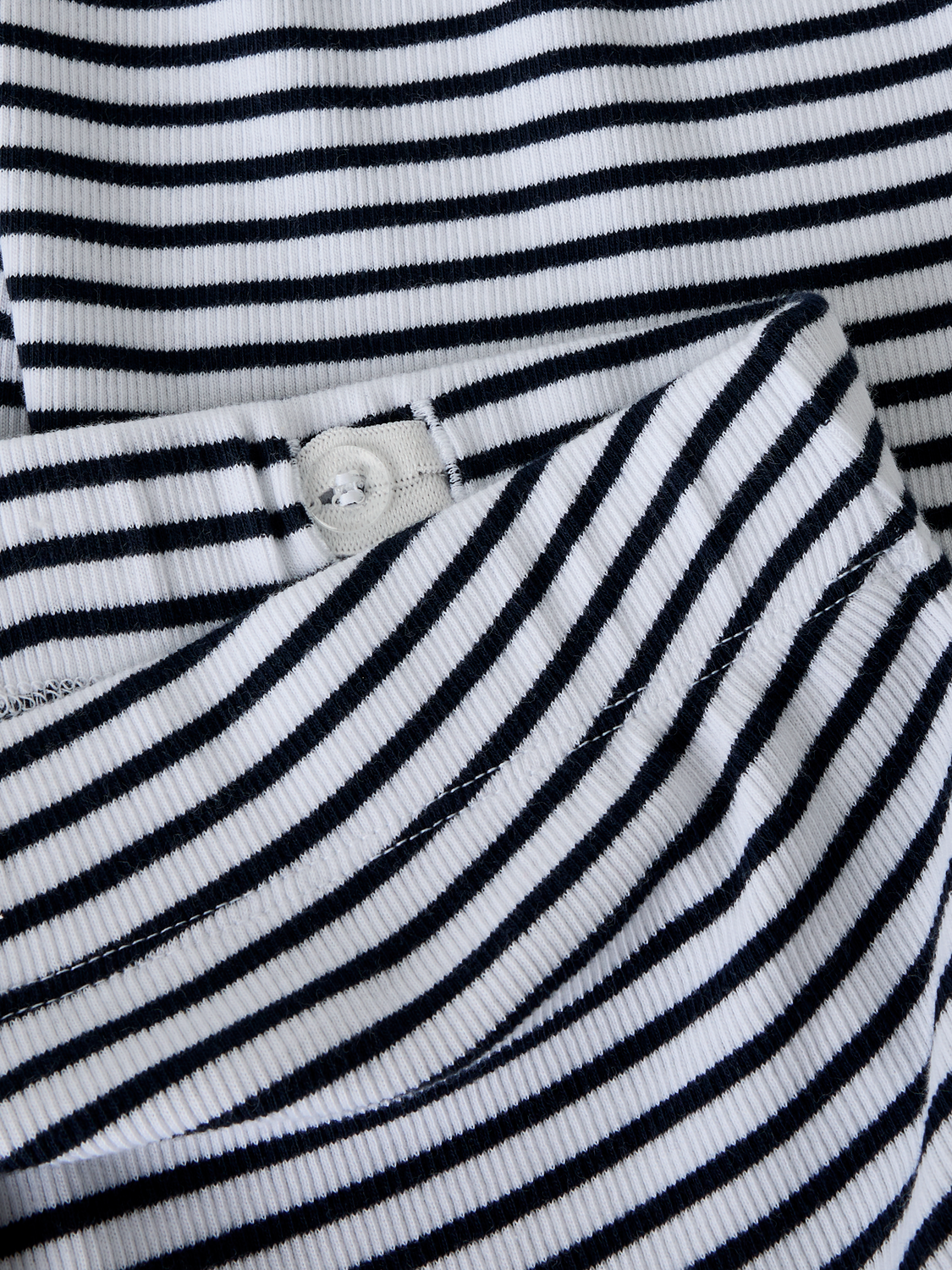 model_shot-front_full